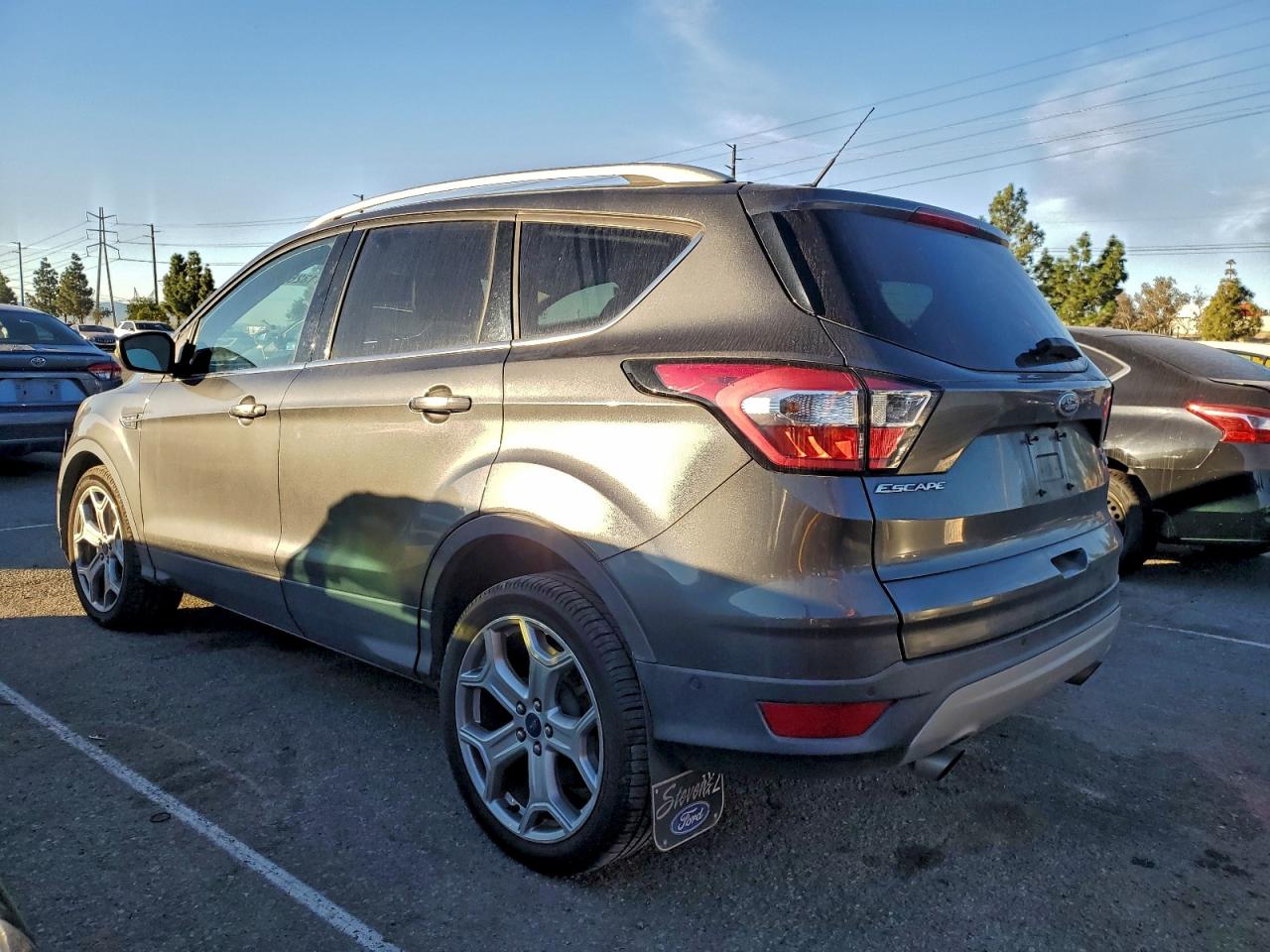 2017 FORD ESCAPE TITANIUM photo 4