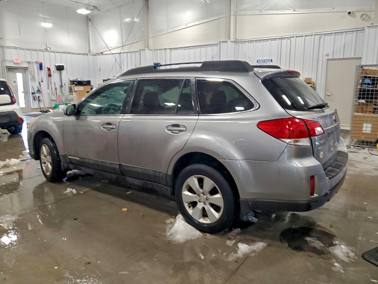2010 SUBARU OUTBACK 2.5I PREMIUM photo 2