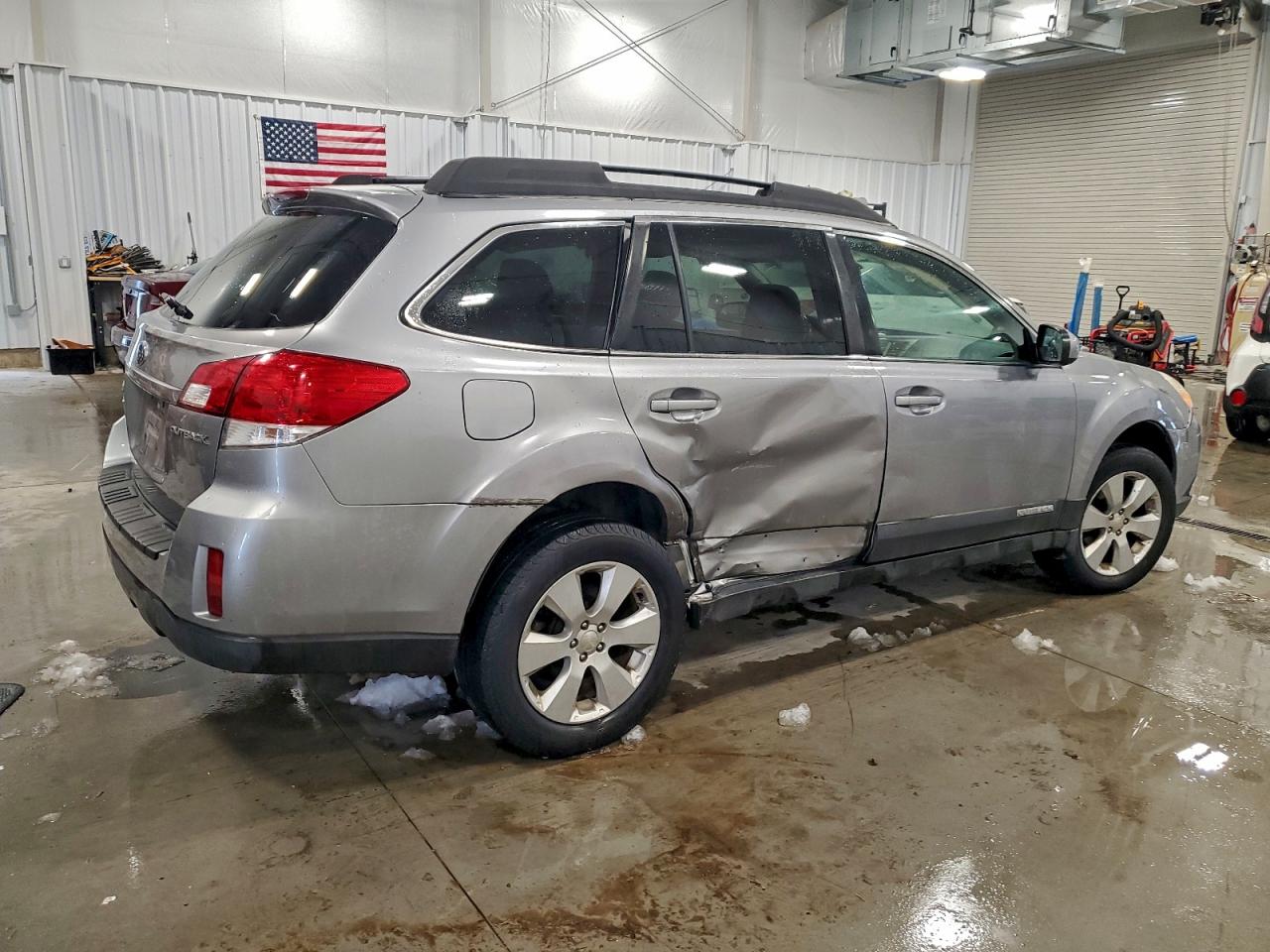 2010 SUBARU OUTBACK 2.5I PREMIUM photo 3