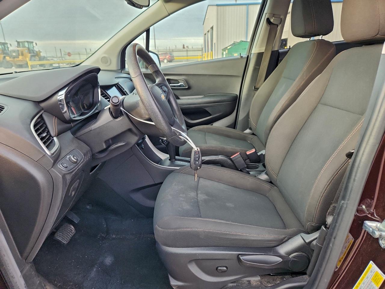 2022 CHEVROLET TRAX LS photo 13