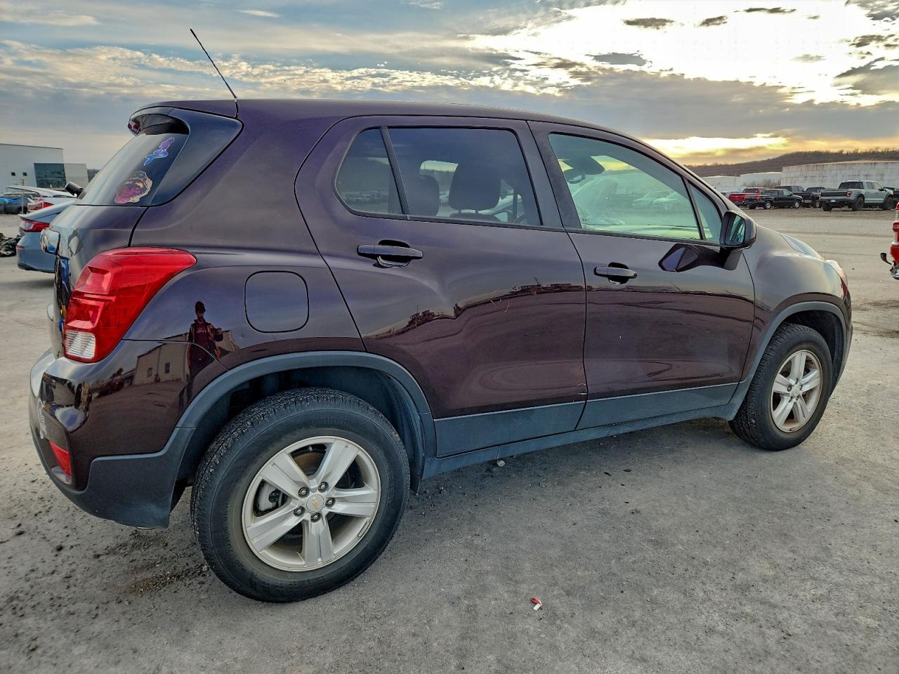 2022 CHEVROLET TRAX LS photo 5