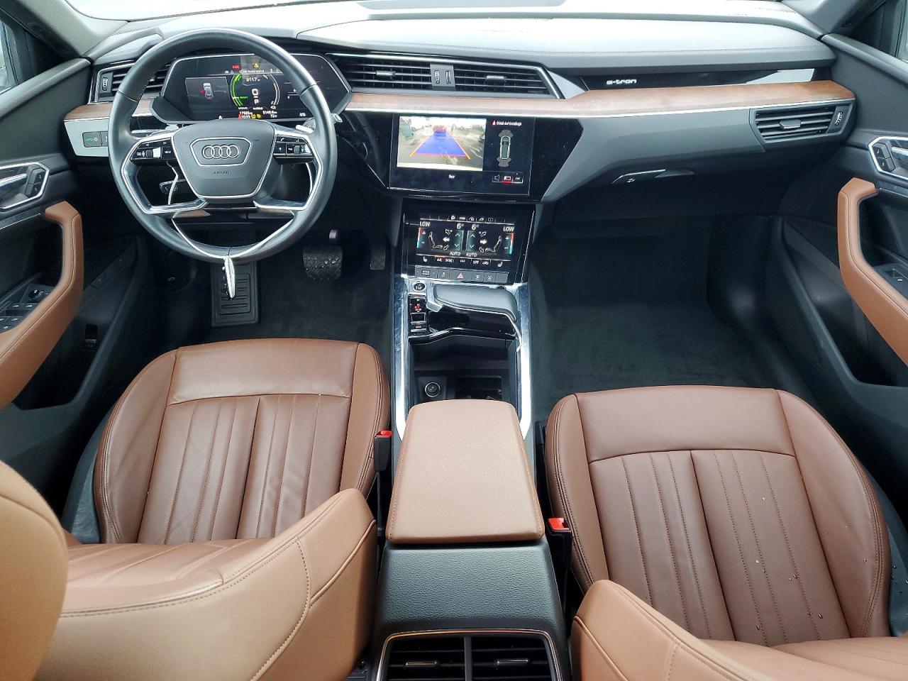 2022 AUDI E-TRON PREMIUM photo 8