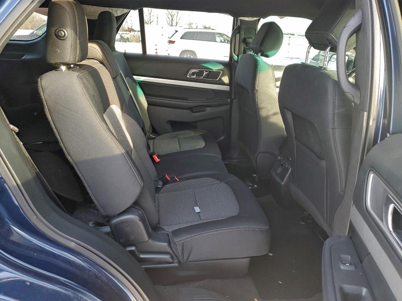 2017 FORD EXPLORER XLT photo 11