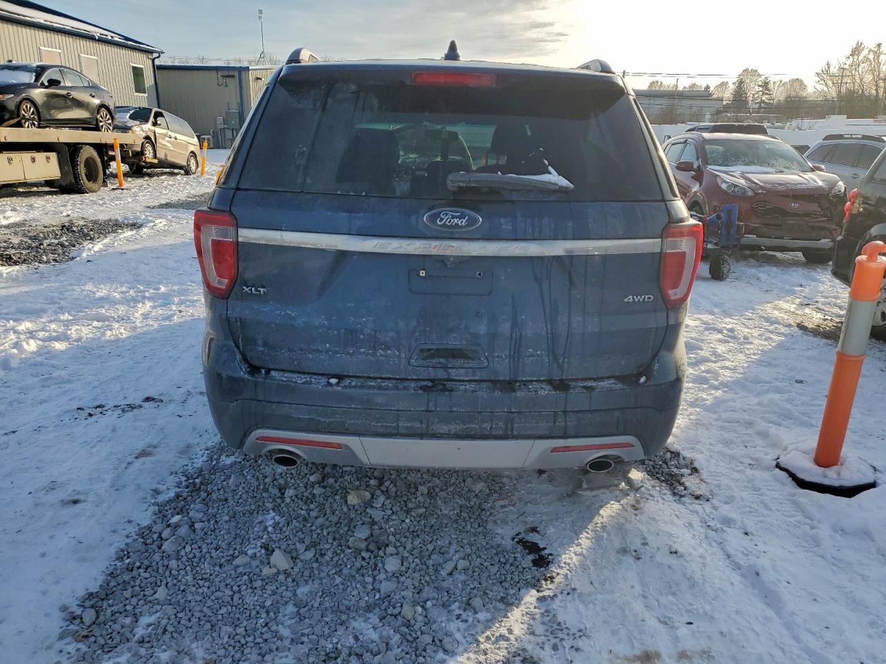 2017 FORD EXPLORER XLT photo 6
