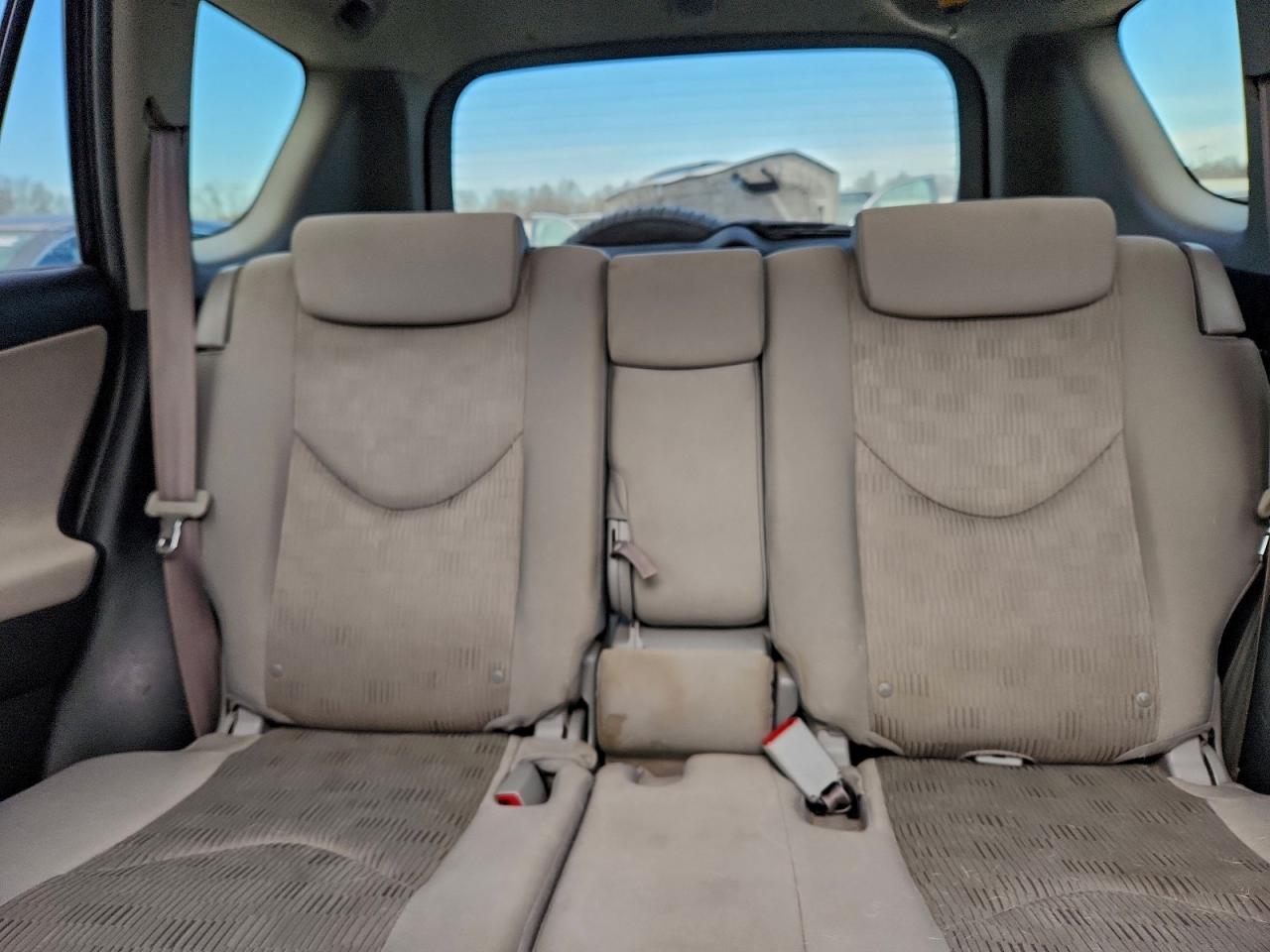 2010 TOYOTA RAV4 photo 19