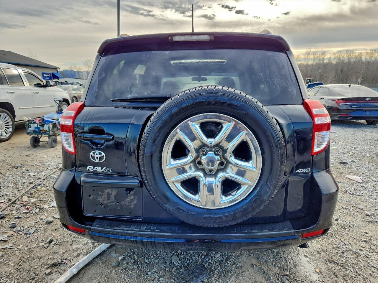 2010 TOYOTA RAV4 photo 11