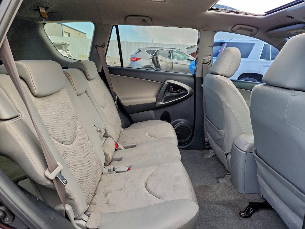 2010 TOYOTA RAV4 photo 21
