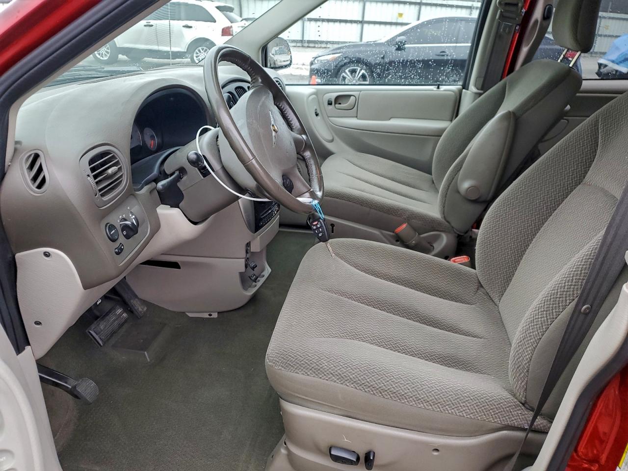 2005 CHRYSLER TOWN & COUNTRY TOURING photo 7