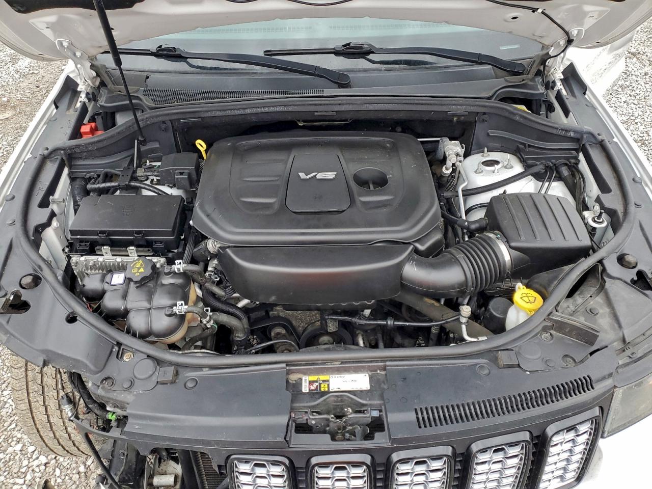 2018 JEEP GRAND CHEROKEE LAREDO photo 34