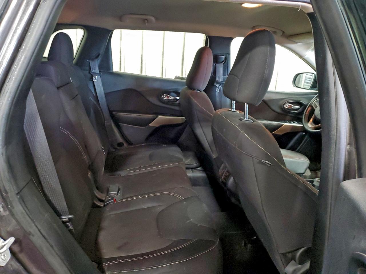 2017 JEEP CHEROKEE LATITUDE photo 31