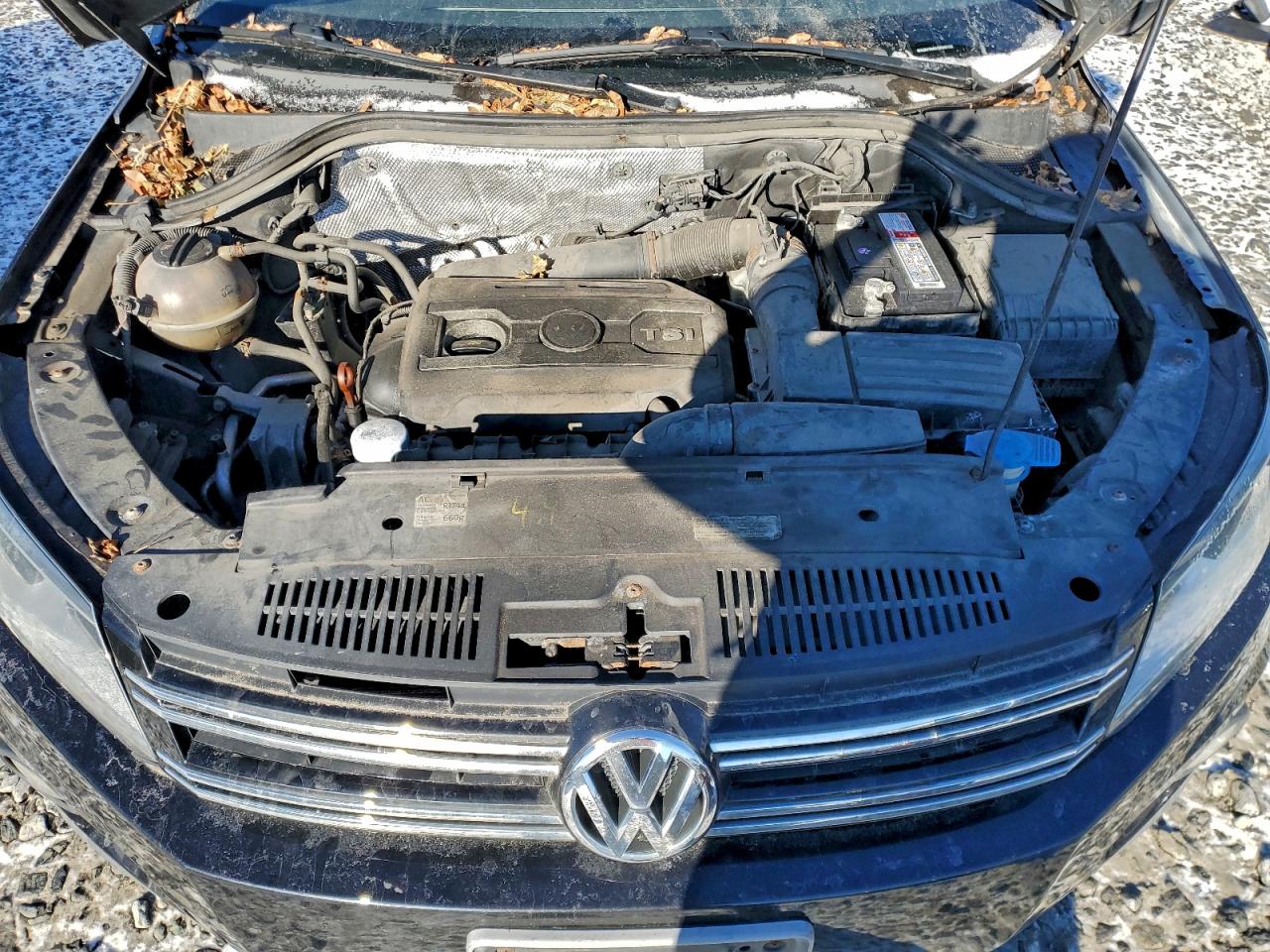 2012 VOLKSWAGEN TIGUAN S photo 23