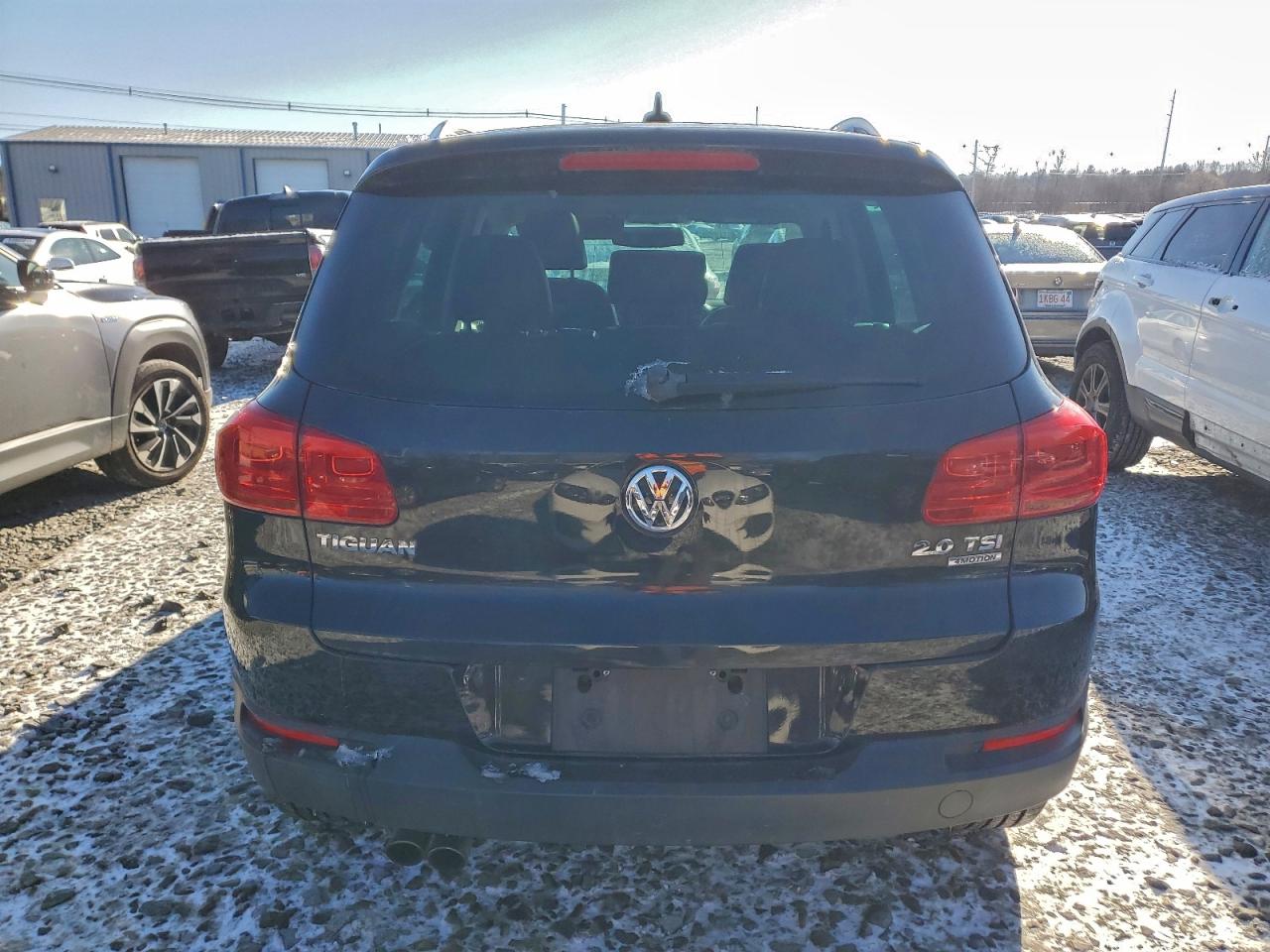 2012 VOLKSWAGEN TIGUAN S photo 11