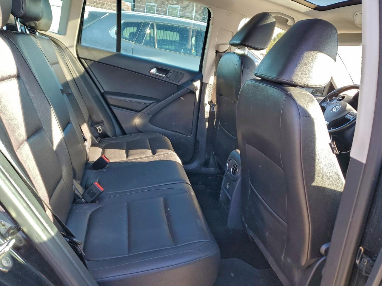 2012 VOLKSWAGEN TIGUAN S photo 21