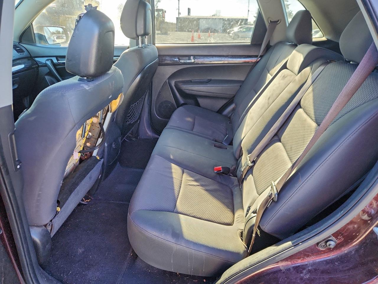 2012 KIA SORENTO BASE photo 11
