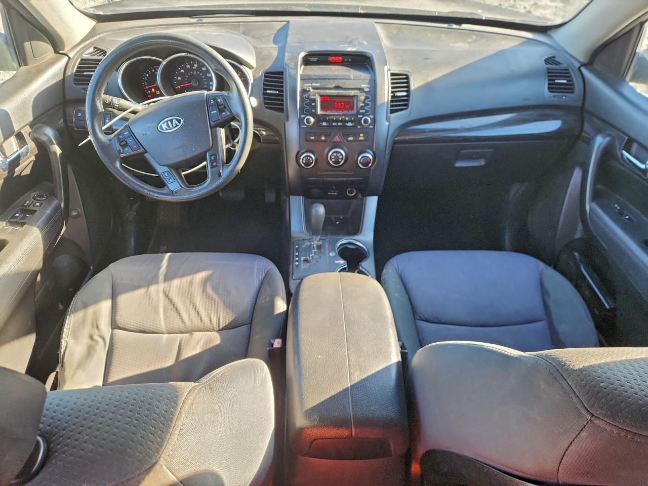 2012 KIA SORENTO BASE photo 8