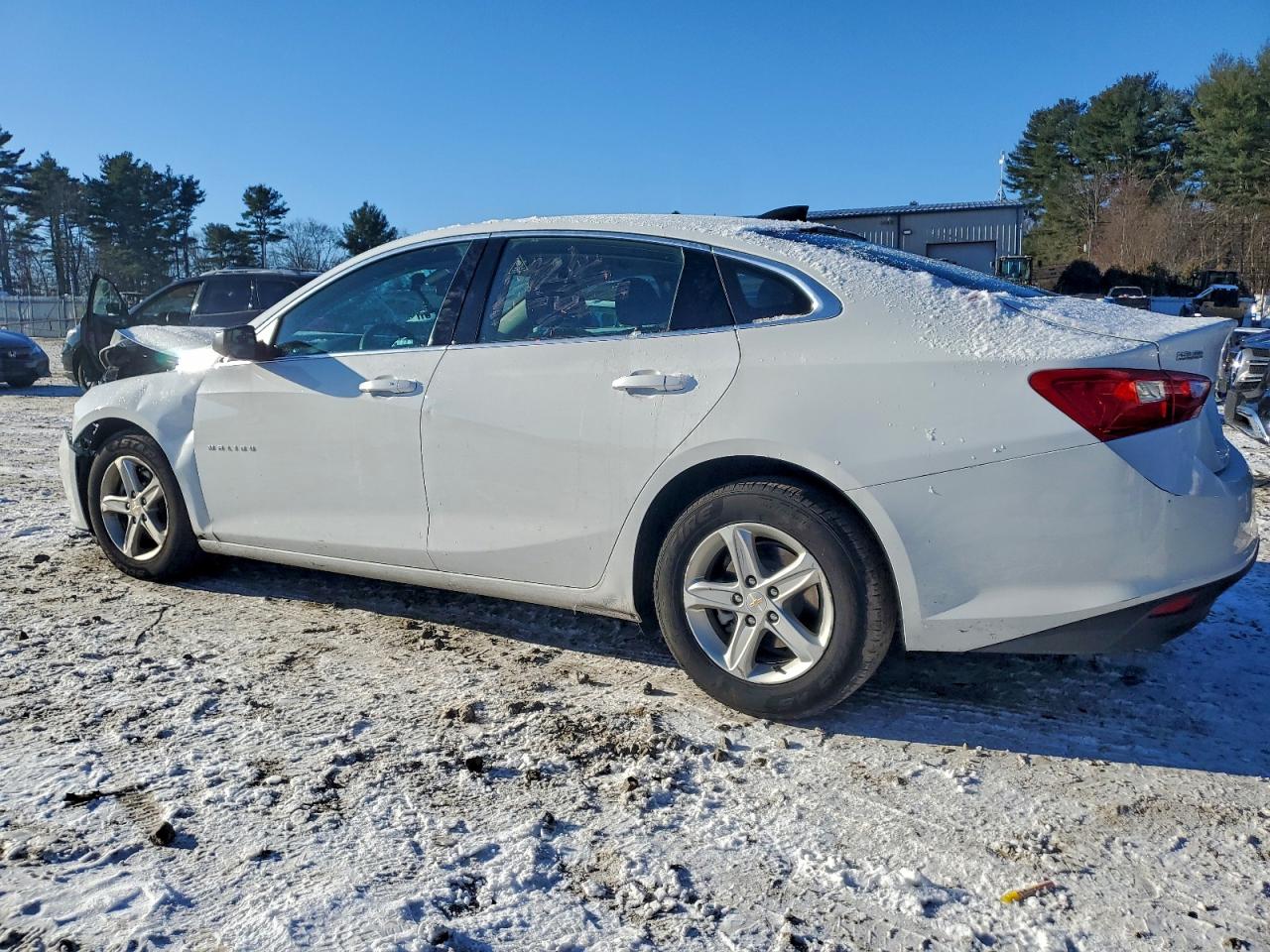 2023 CHEVROLET MALIBU LS photo 2