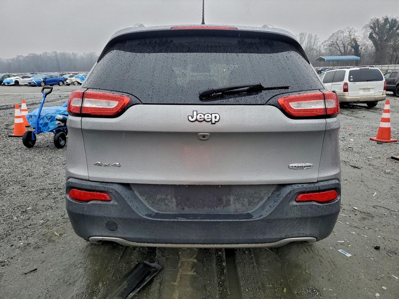 2016 JEEP CHEROKEE LATITUDE photo 16
