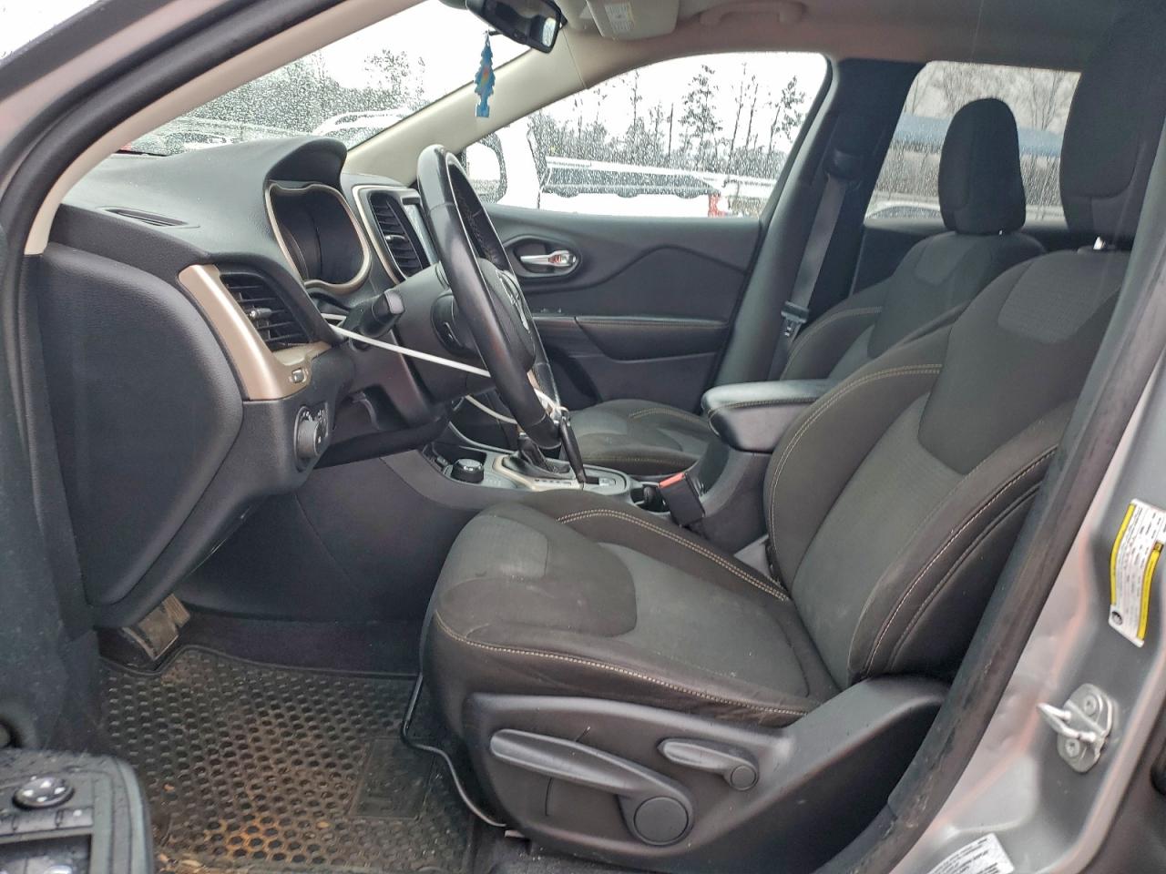 2016 JEEP CHEROKEE LATITUDE photo 19
