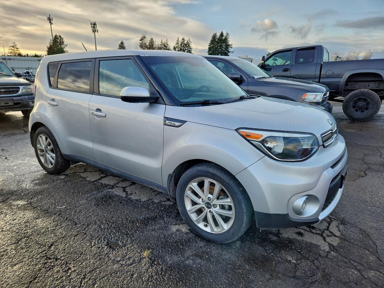 2017 KIA SOUL + photo 4
