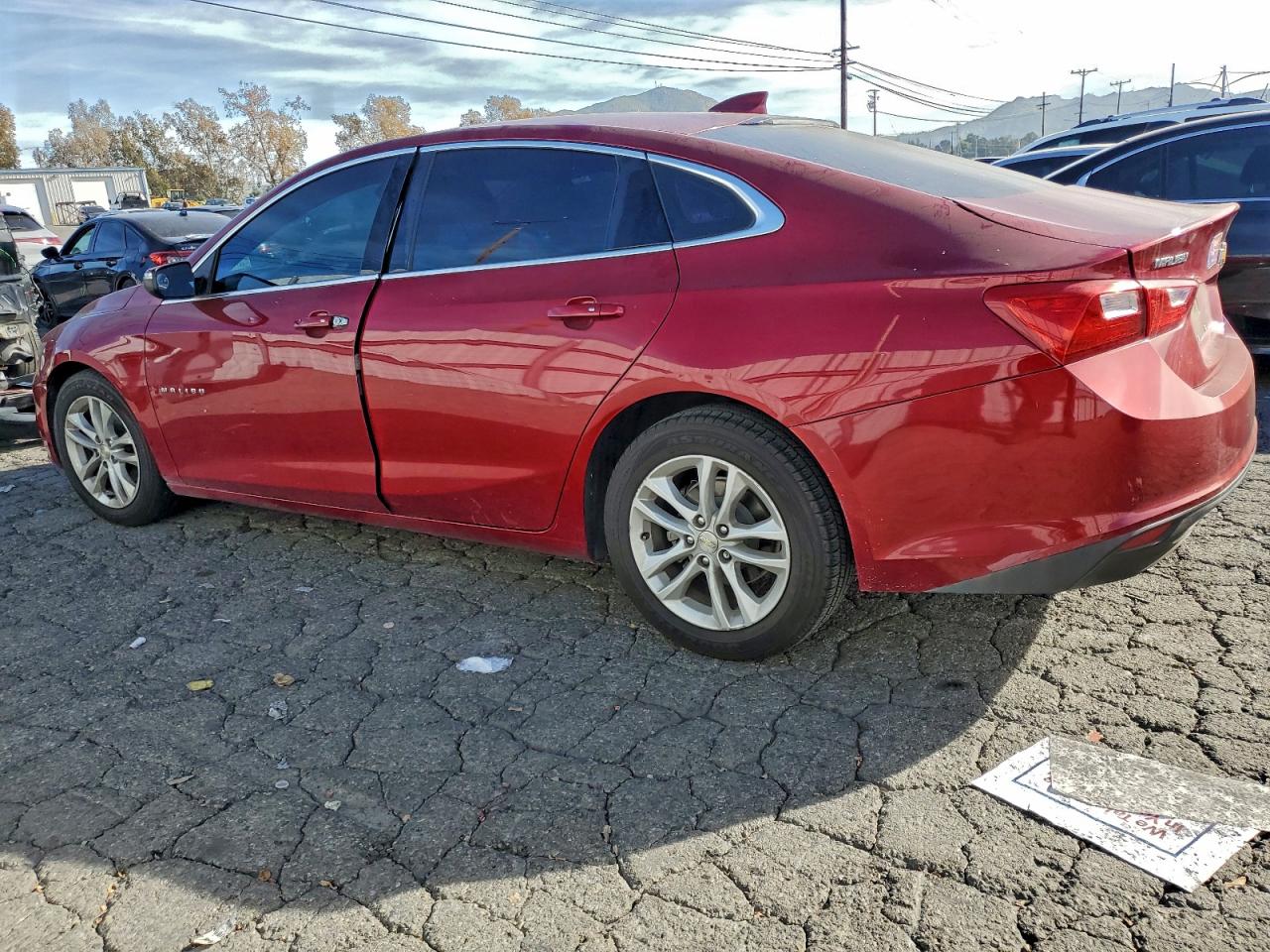 2018 CHEVROLET MALIBU LT photo 2