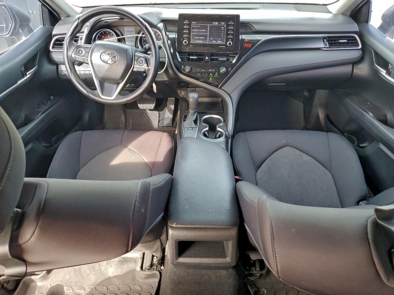 2022 TOYOTA CAMRY LE photo 8