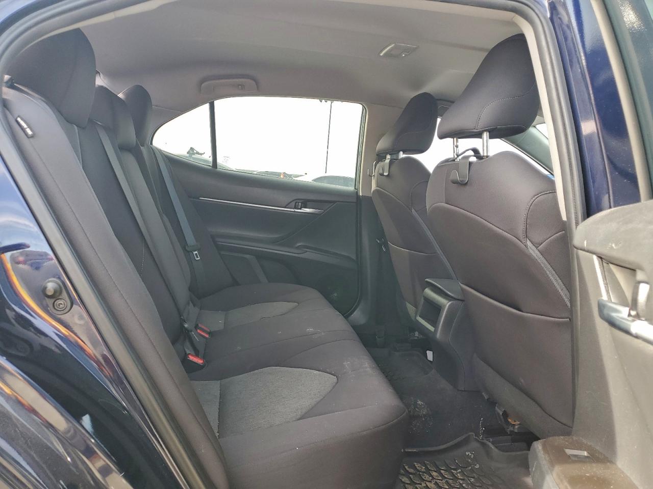2022 TOYOTA CAMRY LE photo 10