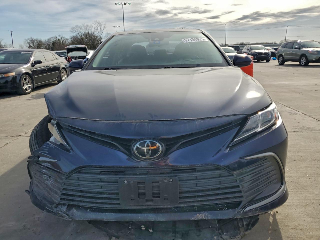 2022 TOYOTA CAMRY LE photo 5