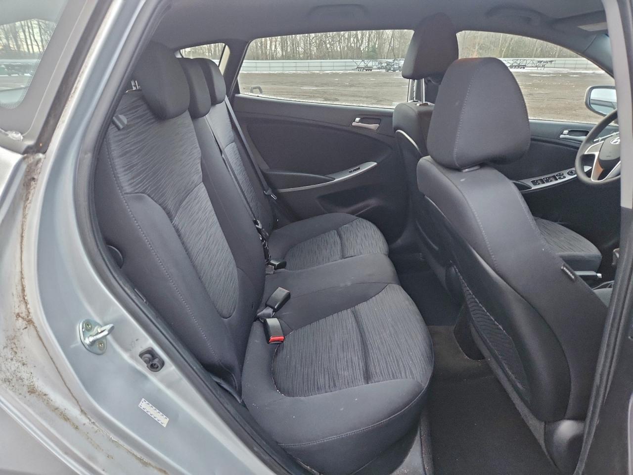 2017 HYUNDAI ACCENT SE photo 10