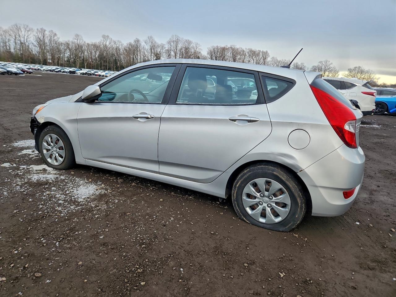 2017 HYUNDAI ACCENT SE photo 2