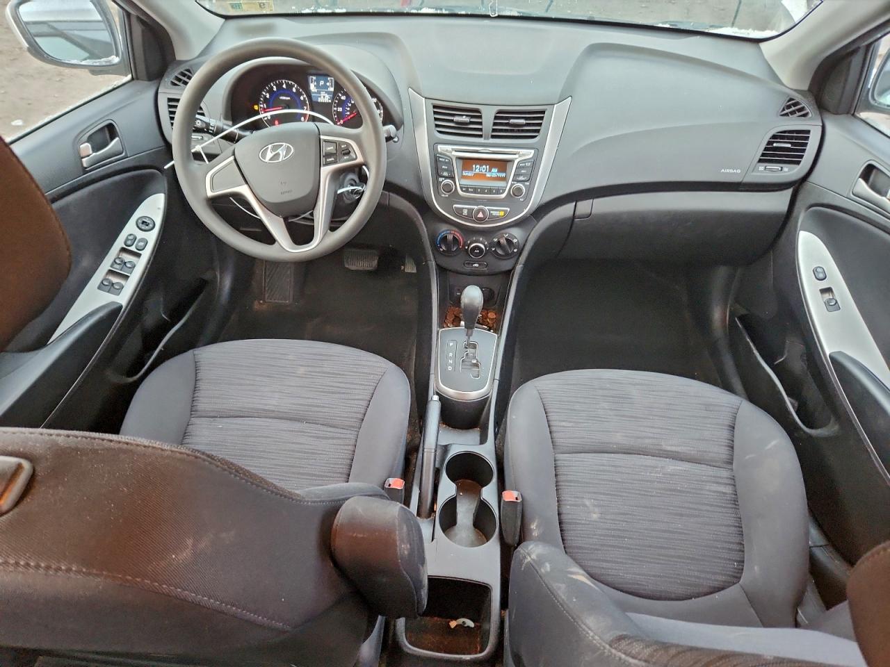 2017 HYUNDAI ACCENT SE photo 8