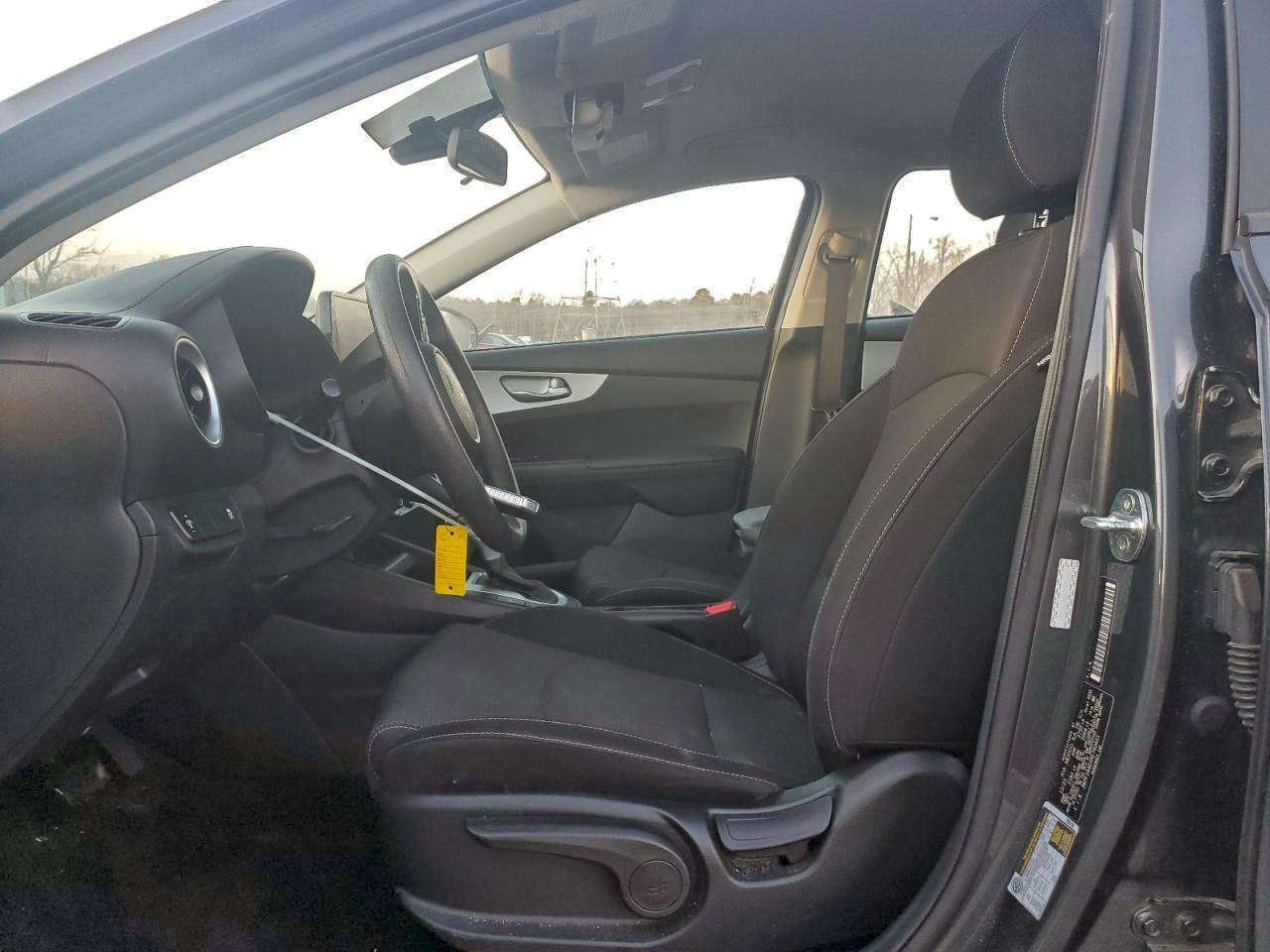 2024 KIA FORTE LX photo 7