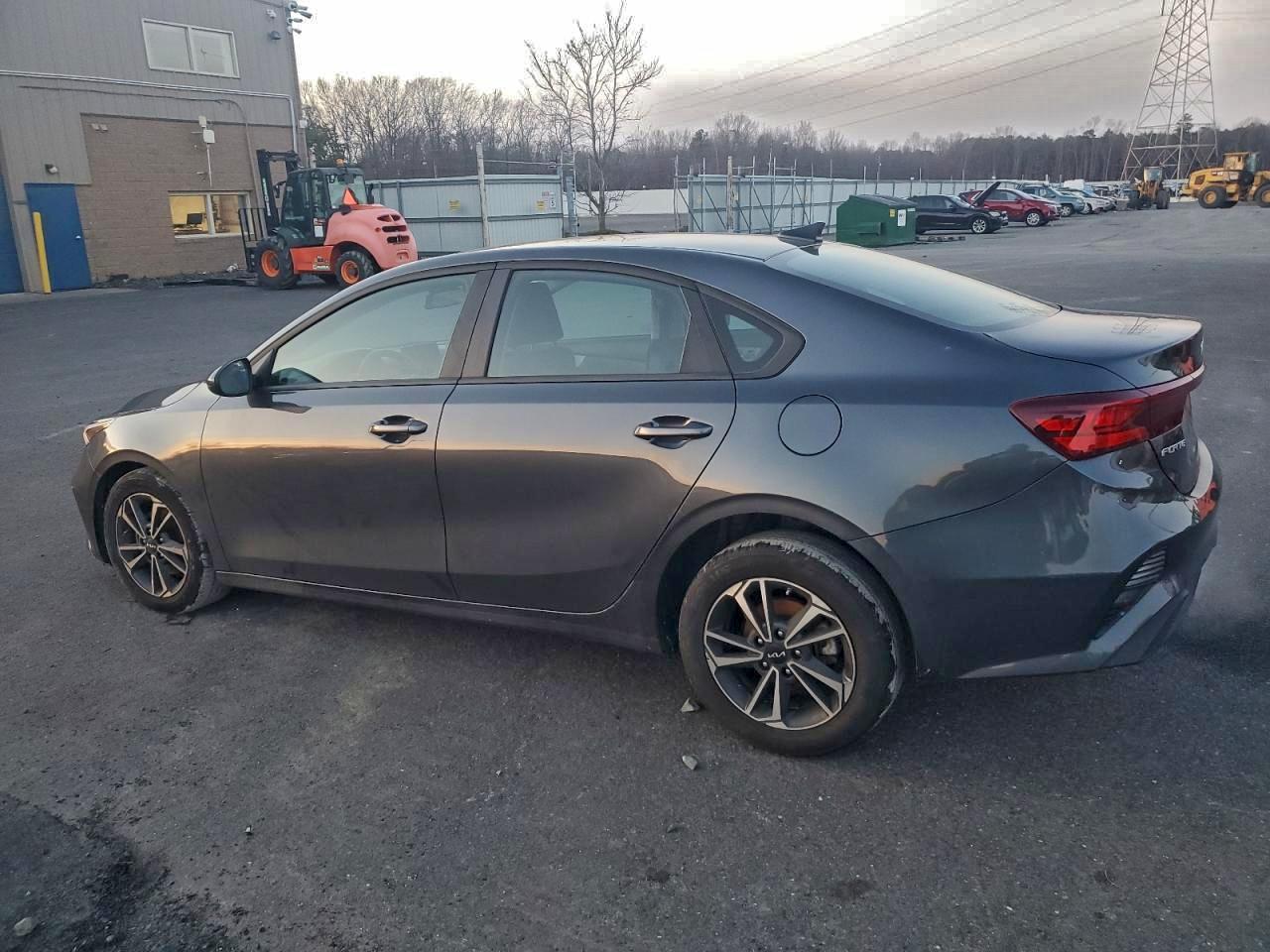 2024 KIA FORTE LX photo 2