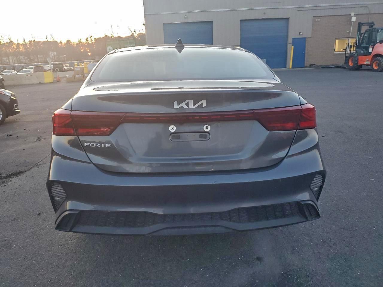 2024 KIA FORTE LX photo 6