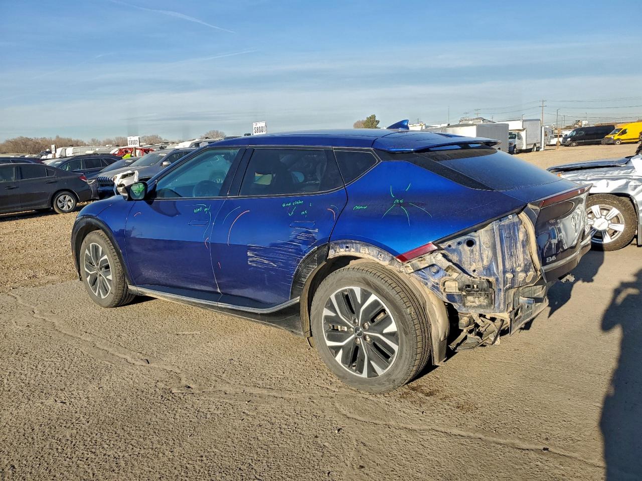 2023 KIA EV6 LIGHT photo 2
