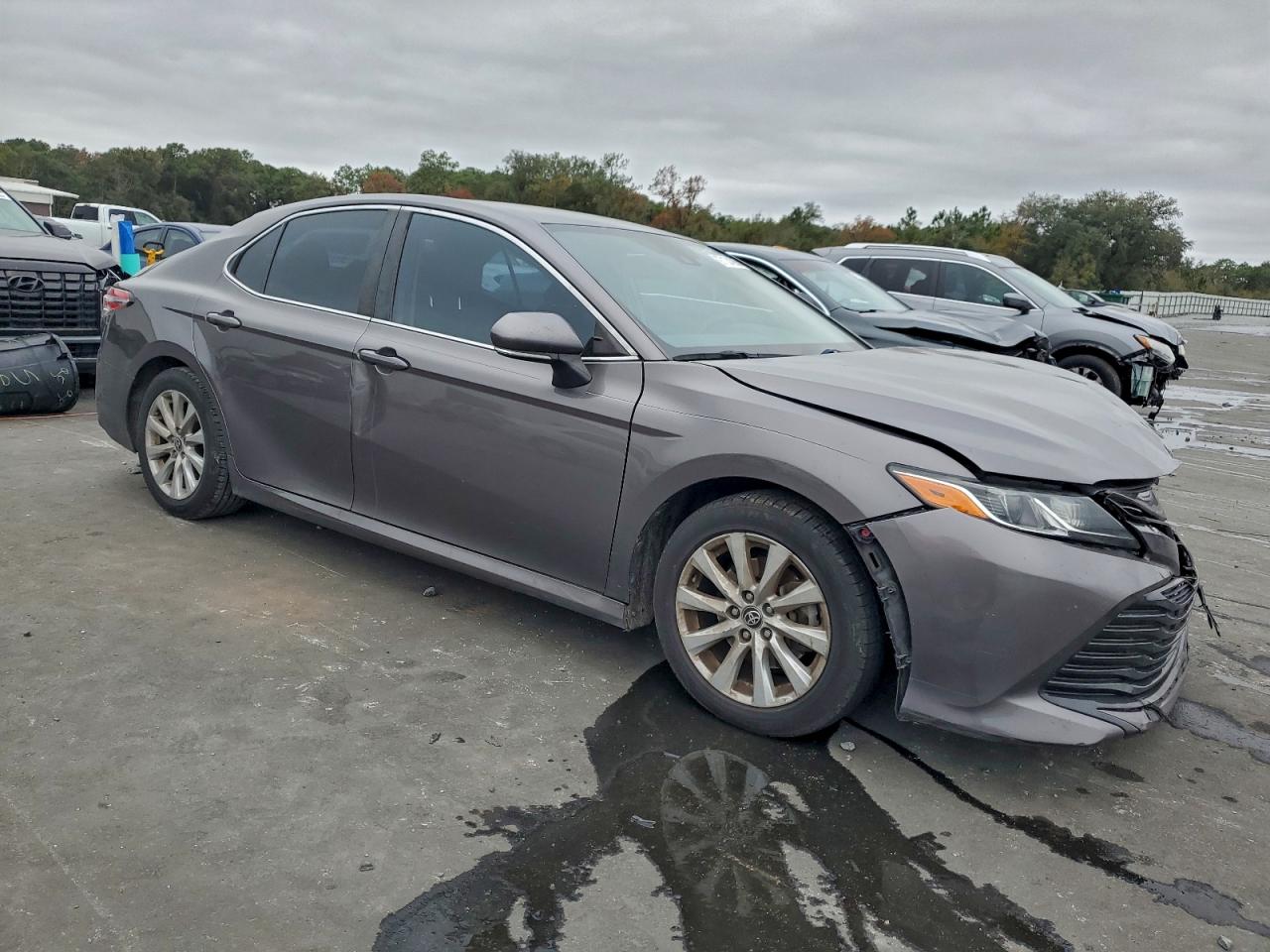 2020 TOYOTA CAMRY LE photo 4