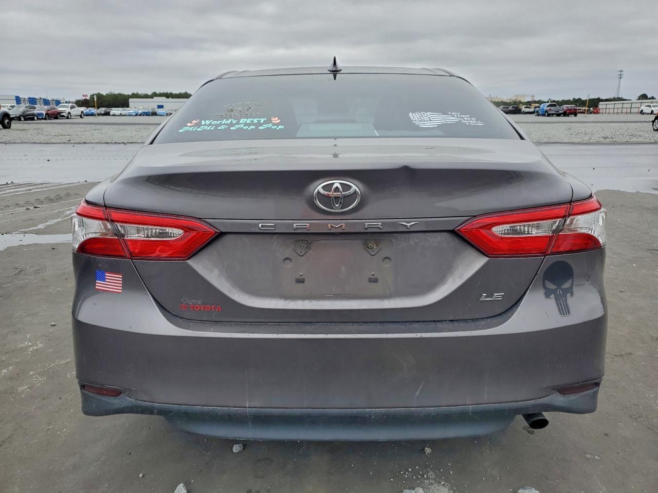 2020 TOYOTA CAMRY LE photo 6