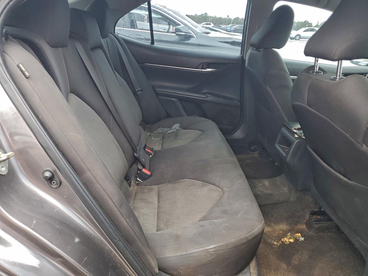 2020 TOYOTA CAMRY LE photo 10