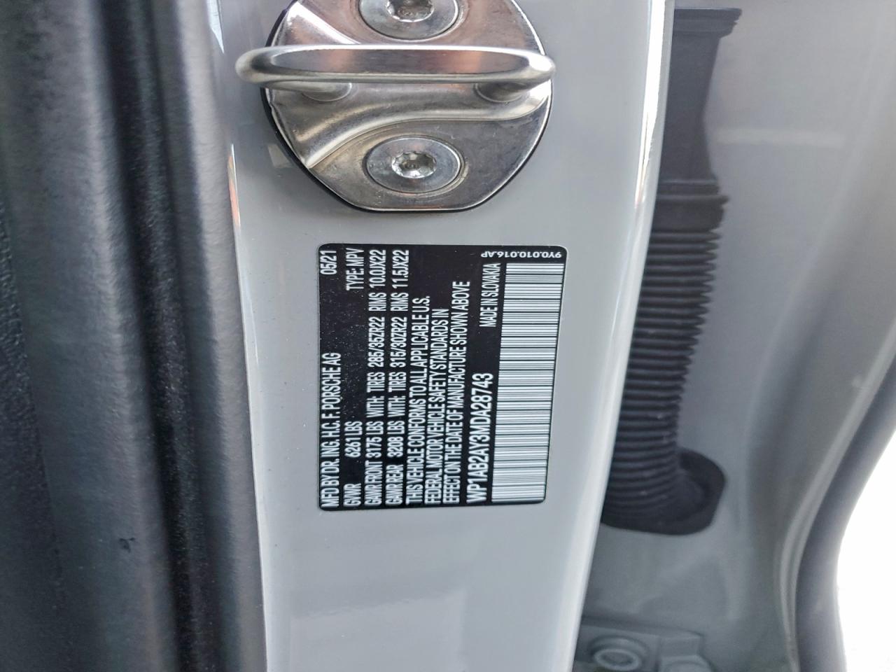 2021 PORSCHE CAYENNE S photo 23