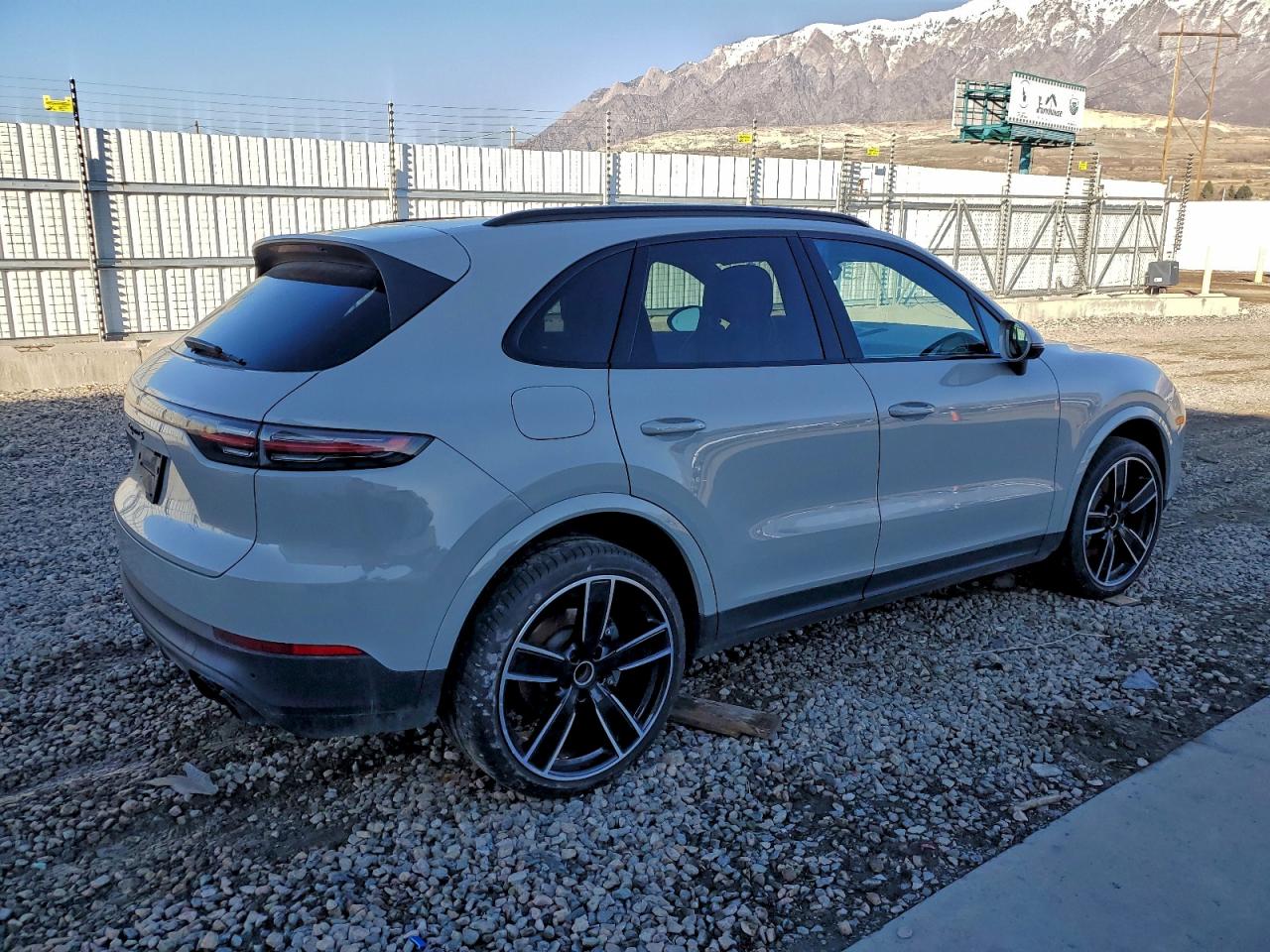 2021 PORSCHE CAYENNE S photo 5