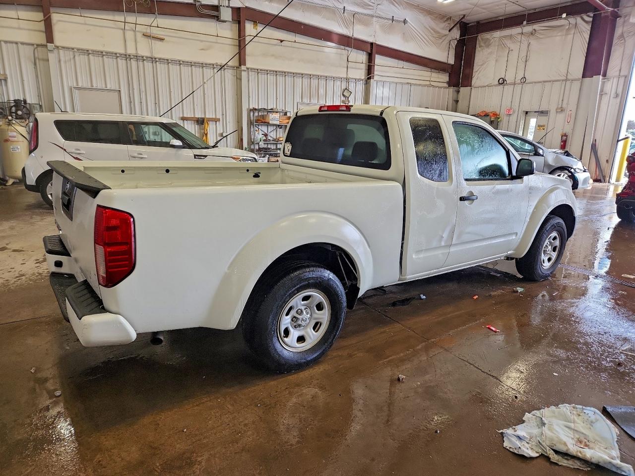 2019 NISSAN FRONTIER S photo 3