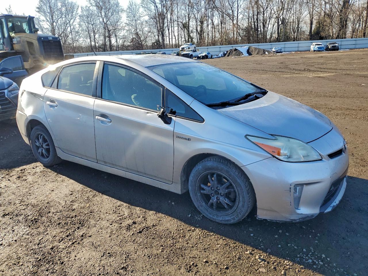 2013 TOYOTA PRIUS photo 4