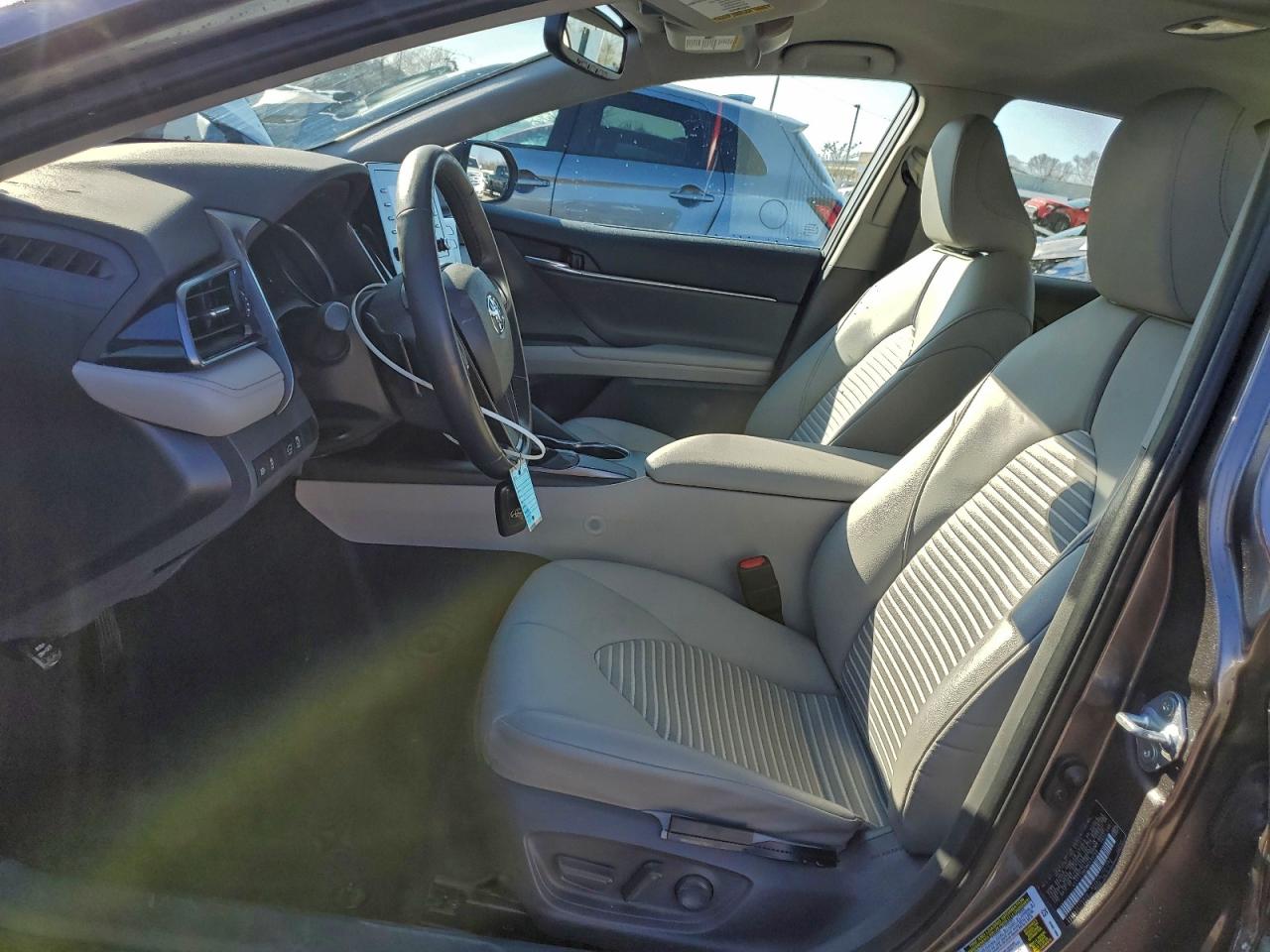 2021 TOYOTA CAMRY SE photo 7