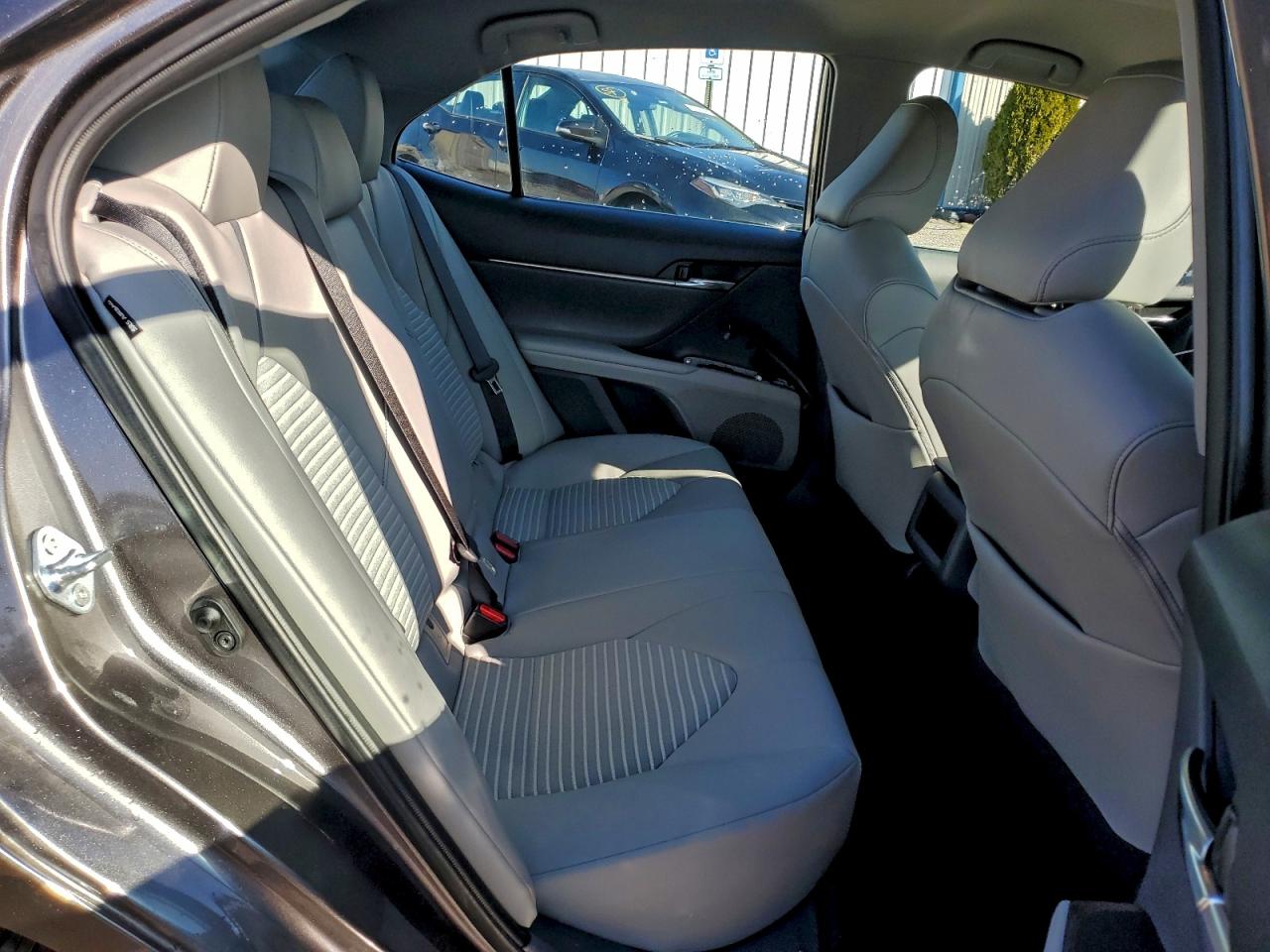 2021 TOYOTA CAMRY SE photo 10
