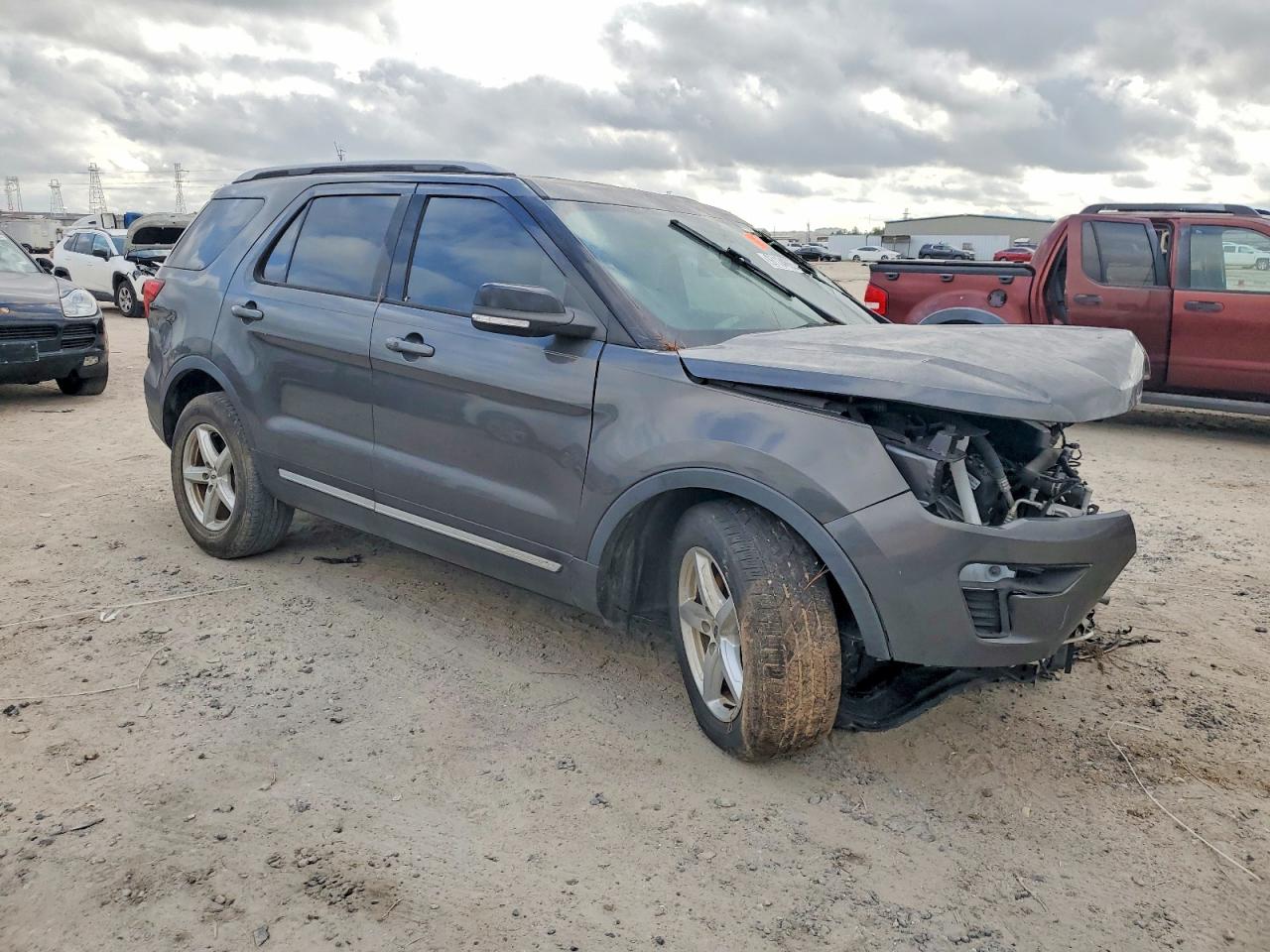 2018 FORD EXPLORER XLT photo 7