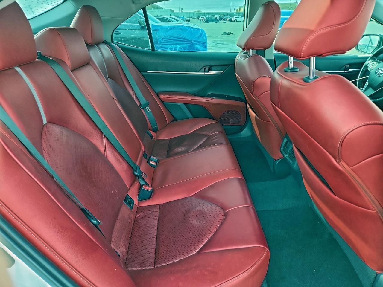 2019 TOYOTA CAMRY XSE photo 10