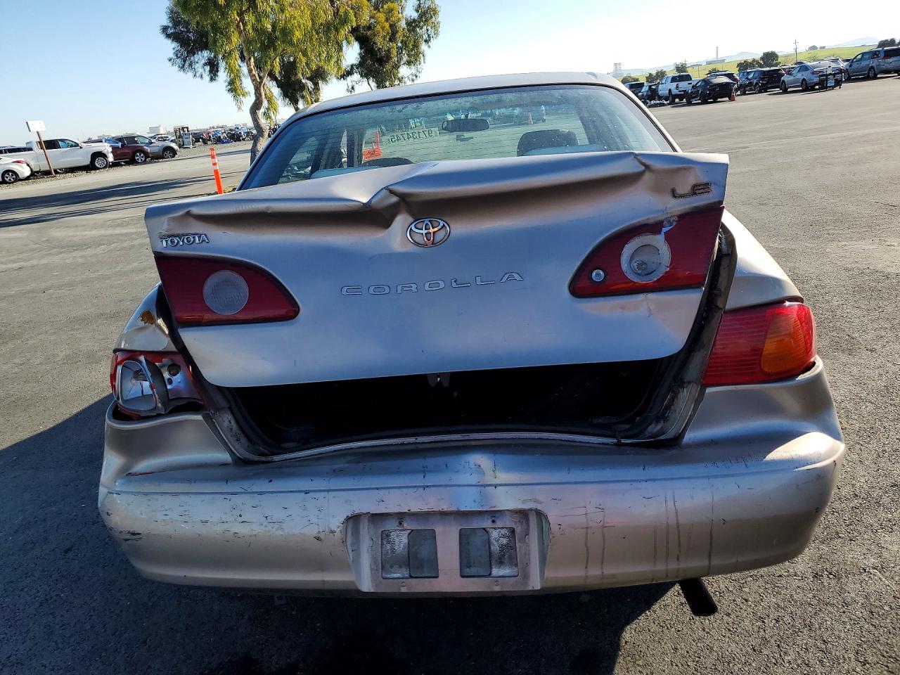 2001 TOYOTA COROLLA LE photo 6