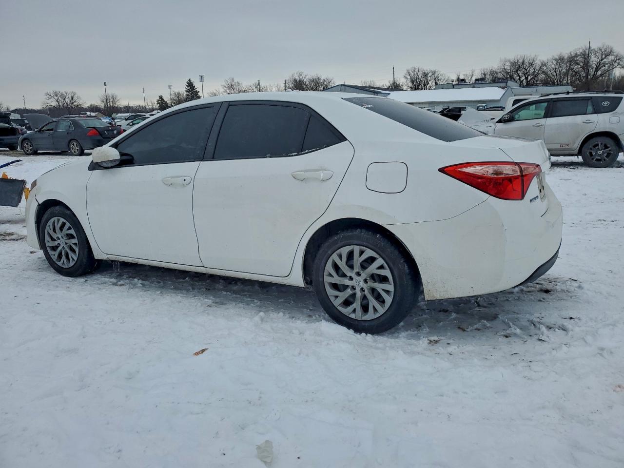 2018 TOYOTA COROLLA L photo 2