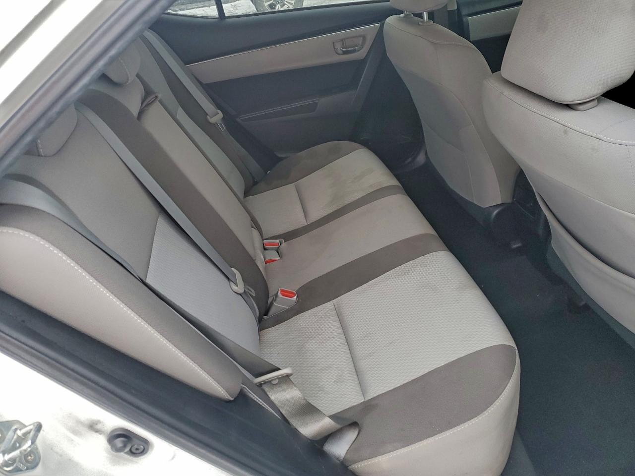 2018 TOYOTA COROLLA L photo 10