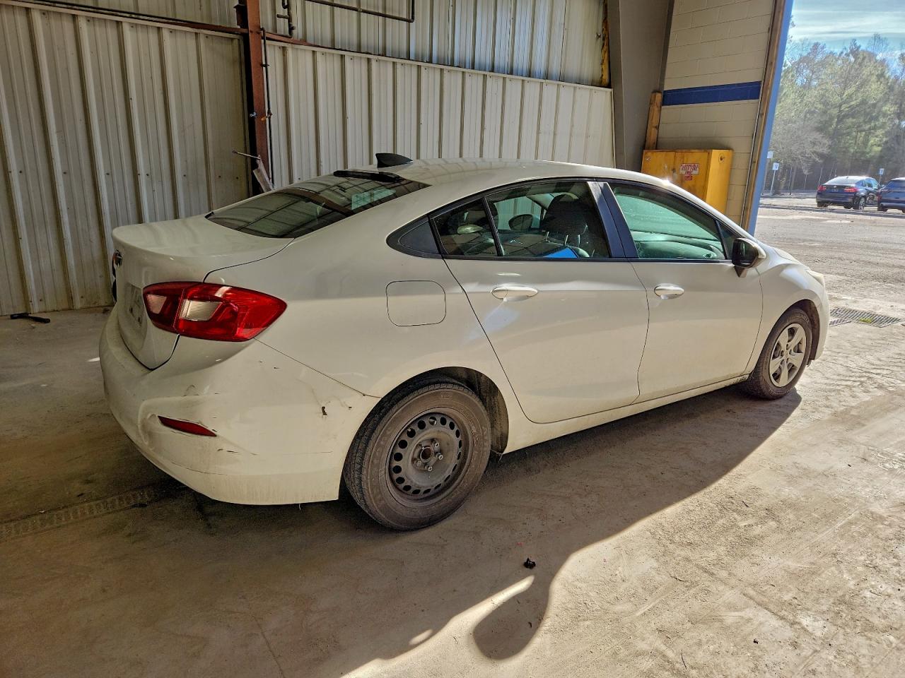 2016 CHEVROLET CRUZE LS photo 3