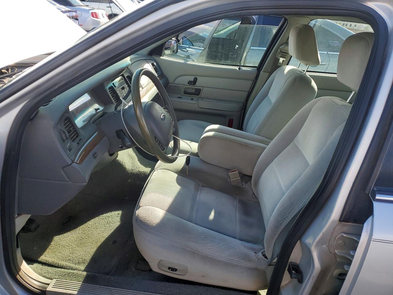 2003 FORD CROWN VICTORIA LX photo 7